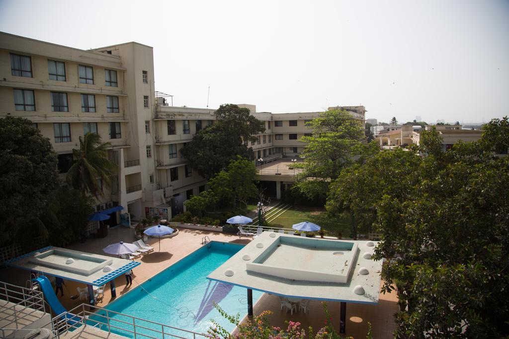 فندق كراتشيفي  فندق بيتش لوكشري المظهر الخارجي الصورة